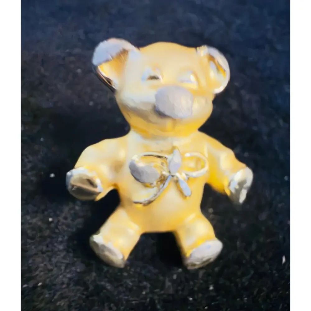 Vintage Cusno Gold-Tone Teddy Bear Lapel Pin Signed Teddy Figural